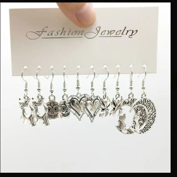 Cute cat heart skull Crescent moon spider earrings bundle - Picture 2 of 5